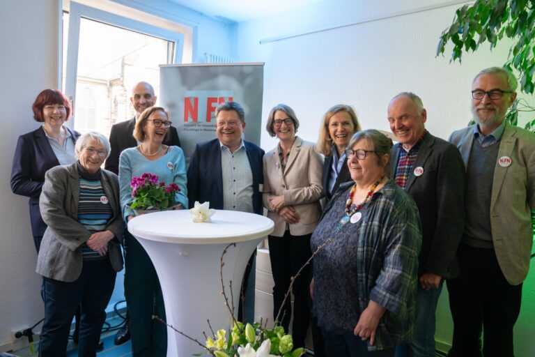 “Ohne Sie wäre der Leidensdruck der Menschen, die ihren Weg zu Ihnen finden, unendlich größer” (Oberbürgermeister Belit Onay) – 10 Jahre Psychosoziales Zentrum Hannover