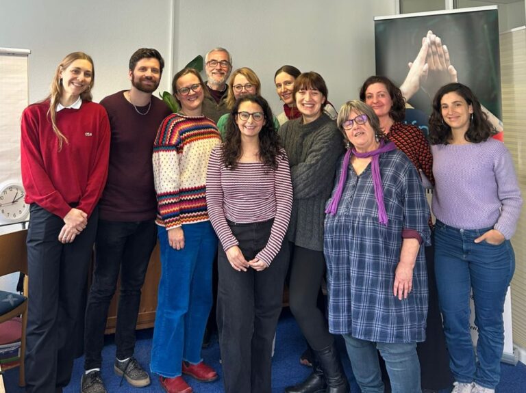 Heidi Reichinnek und Nicole Emektas zu Besuch im PSZ Osnabrück
