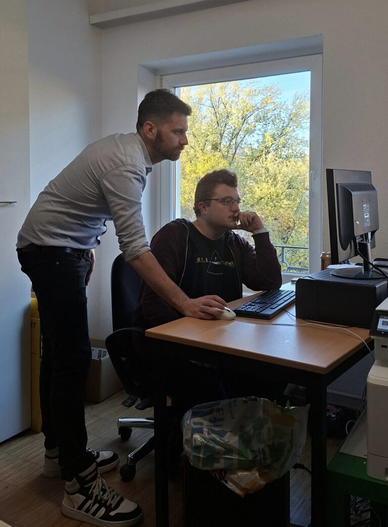 “Politik trifft Praxis”: Tagespraktikum und Trauerortsbegehung